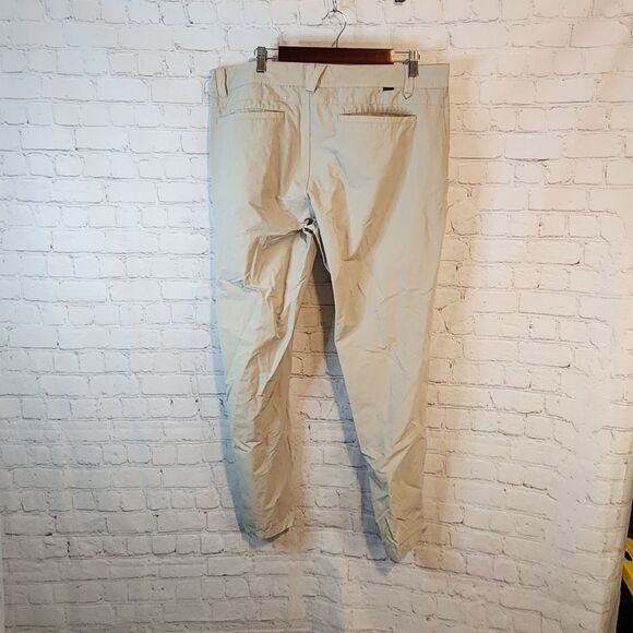 Men's Oakley khaki chino pants, size 38 X 32 - Picture 6 of 6